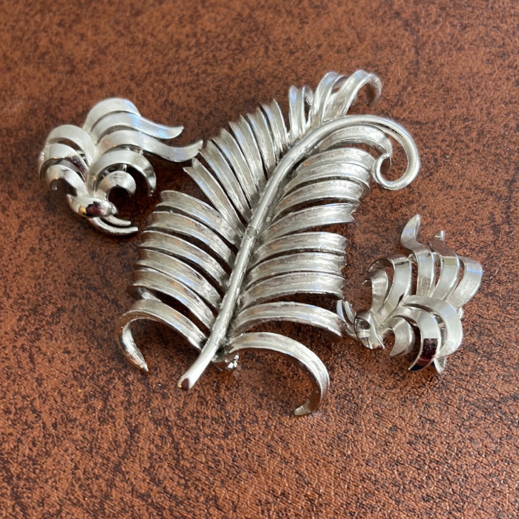 Kramer Vintage Brooch And Clip Earrings 69$